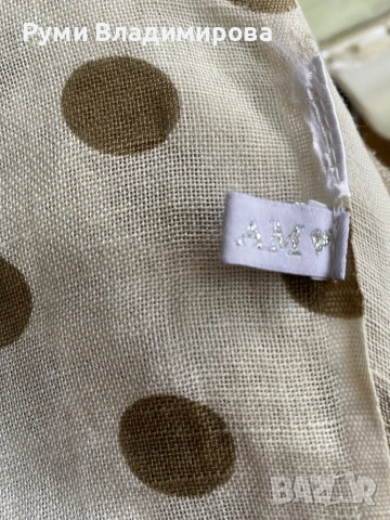 Бял шал на бежови точки, снимка 5 - Шалове - 53423351