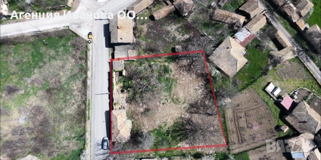 Парцел с къща в гр. Опака – 1590 кв.м с отлична локация и потенциал, снимка 2 - Къщи - 54131995