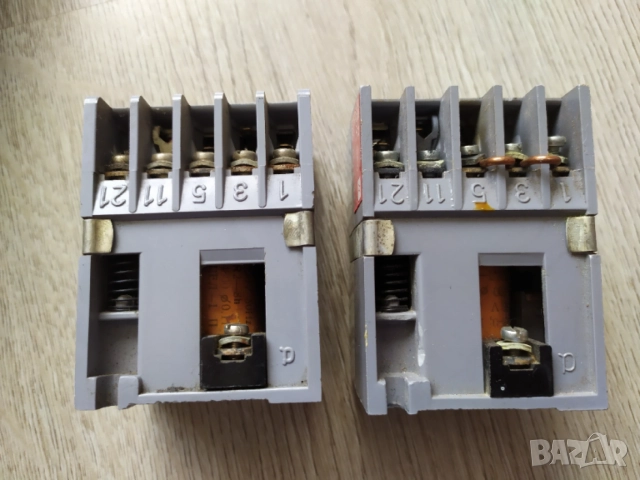 Два контактора КВ-0 500 V 6 A 