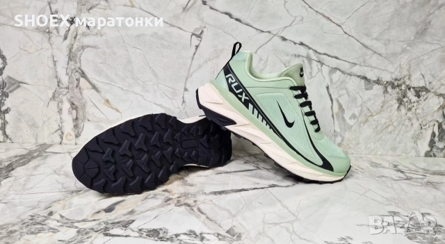 Дамски маратонки Nike