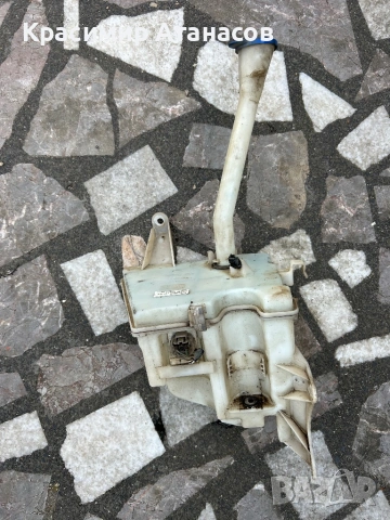 85350-0F032. Казанче течност чистачки за Тойота Версо. 2009-2018г