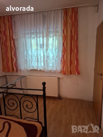 Обзаведена триетажна нова къща с 2 гаража, снимка 8 - Къщи - 53048775