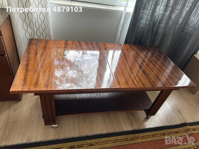 Продавам запазена холна маса
