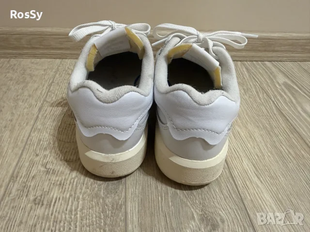 Дамски сникърси New Balance CT302, снимка 3 - Маратонки - 55378069
