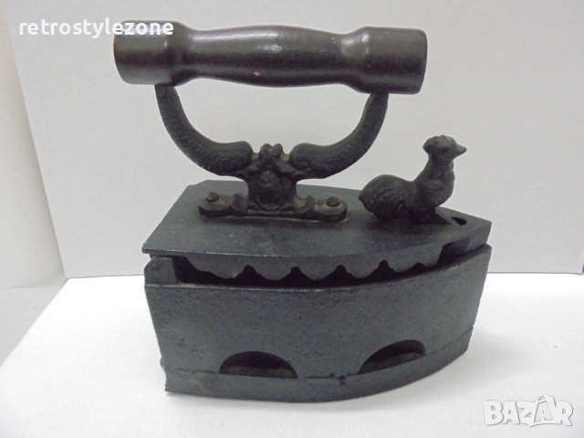 № 8559 Стара ютия на жар с декоративен елемент, снимка 5 - Антикварни и старинни предмети - 54072494