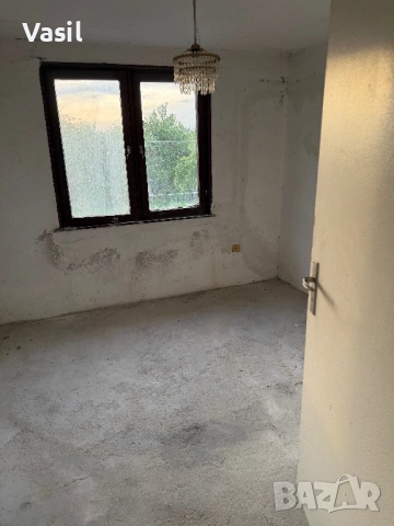 Двуетажна къща в с. Покрайна, снимка 16 - Вили - 54347473