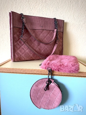 НОВА чанта Axel с аксесоари, снимка 8 - Чанти - 54033076