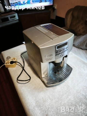 Кафемашина Delonghi Magnifica Cappuccino , снимка 4 - Кафемашини - 54696443
