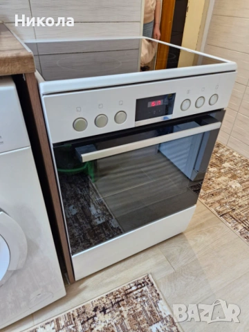 Продавам печка bosh 4 год гаранция, снимка 2 - Печки, фурни - 54741828