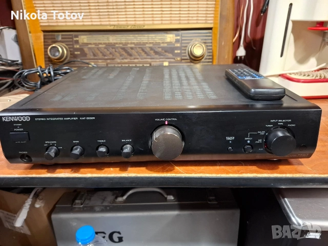 Продава се усилвател Kenwood KAF-3030R. 