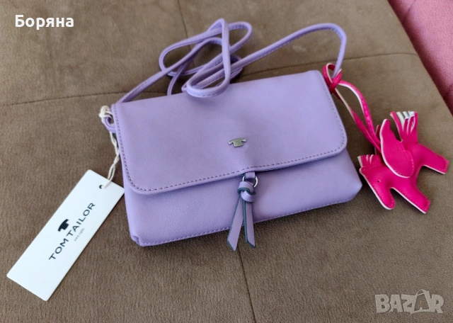 Tom Tailor нова малка лилава чанта с висулка кон, снимка 5 - Чанти - 49033967