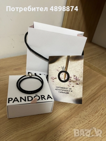 Оригинална кожена гривна Pandora