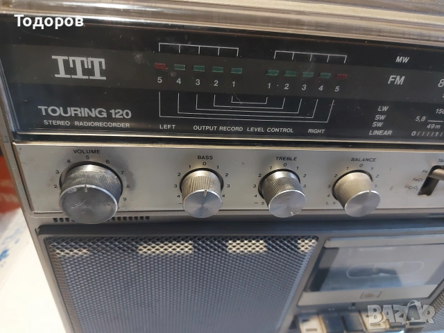 ITT Touring 120 Stereo Cassette Radiorecorder, снимка 2 - Радиокасетофони, транзистори - 55075147