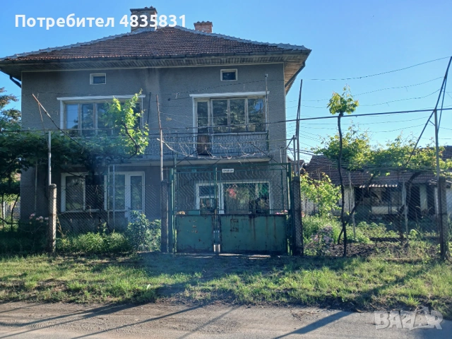 Продавам/Заменям двуетажна къща на 5 минути пешеходно разстояние от центъра на град Берковица , снимка 11 - Къщи - 54855453