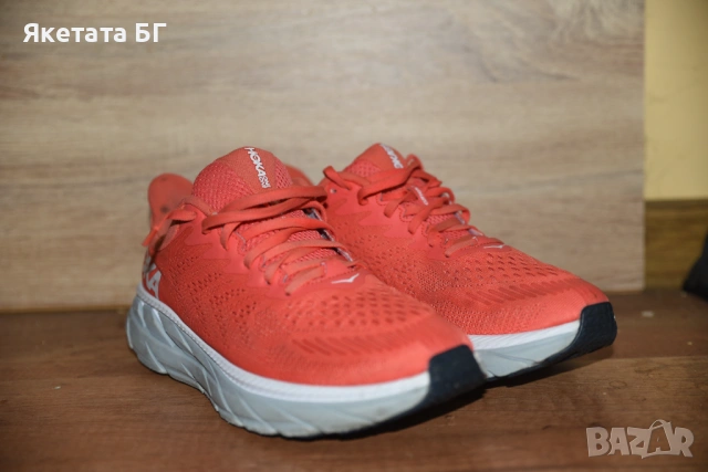 Hoka оригинални маратонки размер 41.5, снимка 3 - Маратонки - 54009343