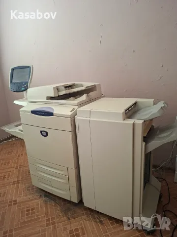 Професионален цветен лазерен принтер Xerox DocuColor 240 (с финишер), снимка 2 - Принтери, копири, скенери - 55440545