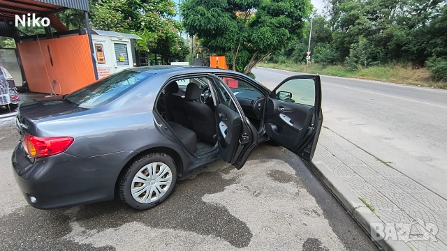 Toyota Corolla D4D седан 2008г., снимка 6 - Автомобили и джипове - 55101321