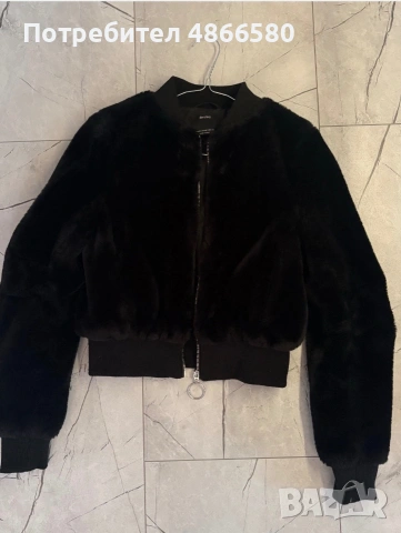 Пухено яке Bershka, снимка 3 - Якета - 55039962