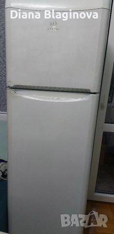 Продавам хладилник Индезит