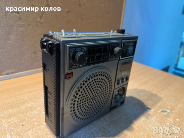 портативен радиоприемник "JVC 8240L", снимка 4 - Радиокасетофони, транзистори - 54706449