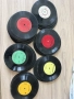 60 броя грамофонни плочи (сингли 7") – Балкантон, Muza, Supraphon, Pronit Голям комплект Декорация, снимка 1