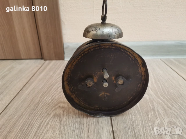 Стар работещ будилник, снимка 5 - Антикварни и старинни предмети - 54005674