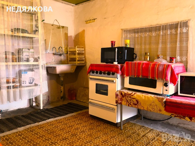 СОБСТВЕНИК Продава Двуетажна Масивна Къща с Двор с. НЕДЯЛСКО, снимка 14 - Къщи - 55206800