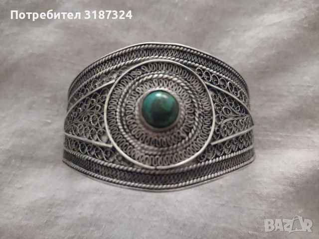 Сребърна гривна със зелен камък, снимка 2 - Гривни - 54842452