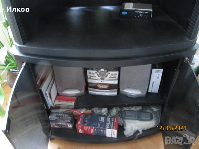 Телевизионен шкаф, снимка 2 - Шкафове - 54006302