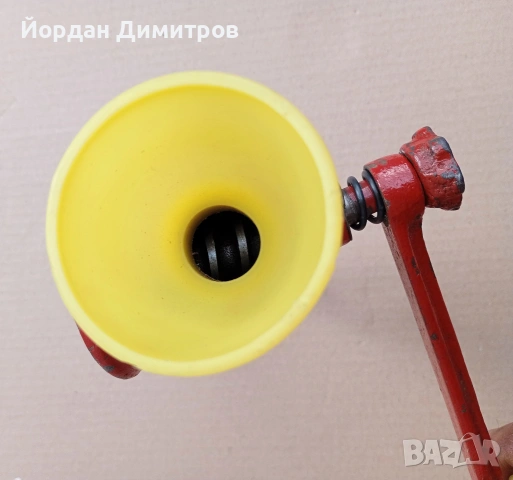 Стара машинка за кафе/подправки, снимка 3 - Антикварни и старинни предмети - 55179703