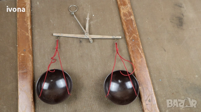 Бакелитови везни, Везни за злато 