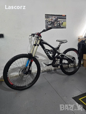 Downhill, колело за спускане GT Fury, fox,RockShox Boxxer