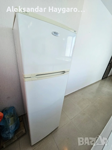 Продавам хладилник whirlpool