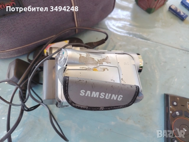 Видеокамера  MiniDv Samsung с професионална чанта за съхранение, снимка 2 - Светкавици, студийно осветление - 51226642