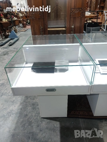 4 броя Стъклена витрина с шкаф – бяла, снимка 3 - Витрини - 53576027