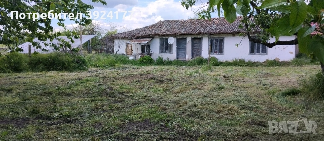 Къща с двор и фотоволтаична централа 30 kWp