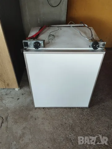 Electrolux!Хладилник на газ, 12 и 220 волта 