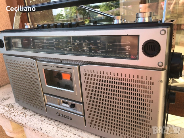 Радиокасетофон Колекция-SANYO M-9922K, снимка 5 - Радиокасетофони, транзистори - 55069549