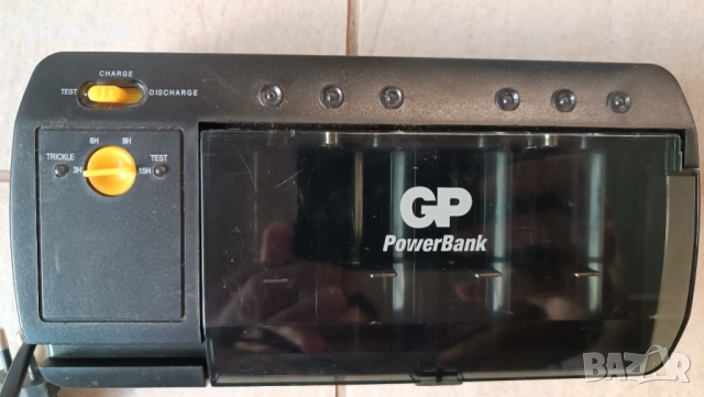Зарядно устройство за батерии AA  AAA C D 9V GP PowerBank PB320, снимка 2 - Друга електроника - 20283735