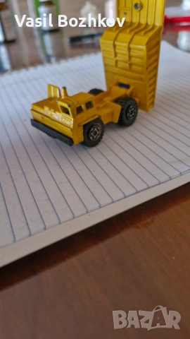 DUMP TRUCK