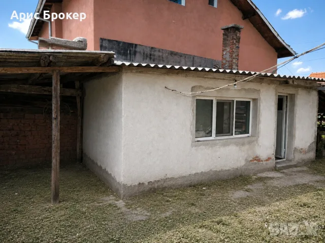 Просторна триетажна къща с голям двор и панорамна гледка към Рила – с. Червен брег, снимка 9 - Къщи - 55478382