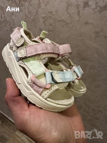 бебешки сандали H&M, снимка 2 - Бебешки обувки - 55175615