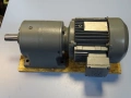 мотор редуктор SEW-EURODRIVE R60DT90S4 Helical Gear Box Motor 1.1kW, снимка 4