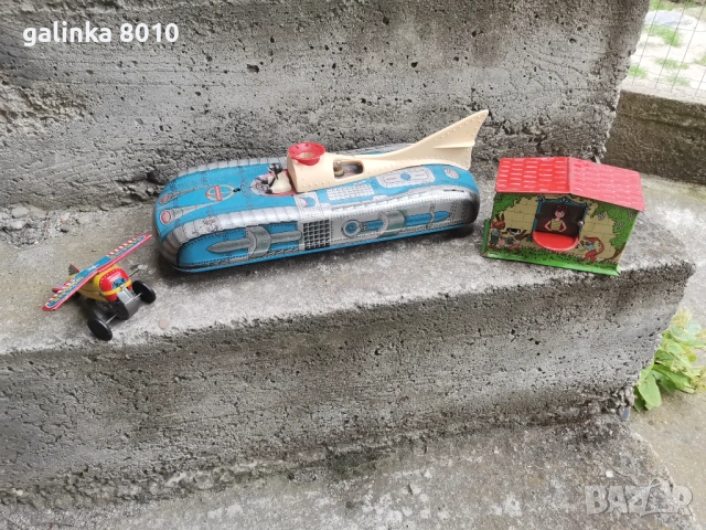 Стари метални играчки