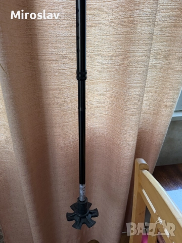 Сгъваем телескопичен бастун Wellpro Walking Stick с LED фенерче и широка основа Туристическа щека, снимка 5 - Бастуни - 55390217