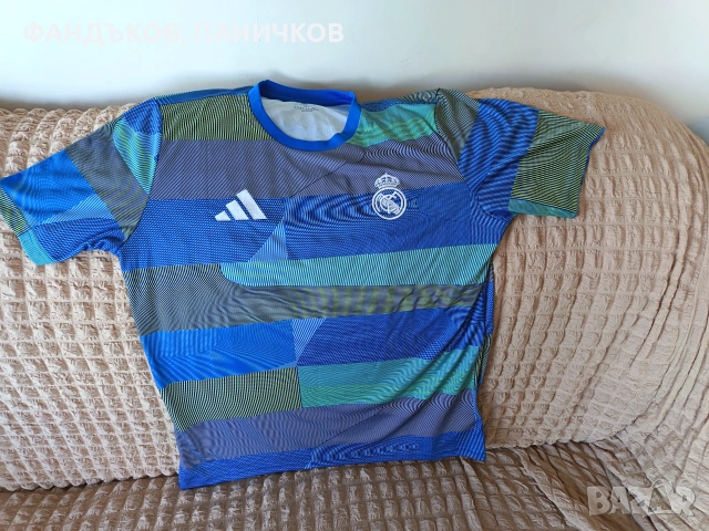 Продавам чисто нова оригинална фланелка на Реал Мадрид, размер XL. 