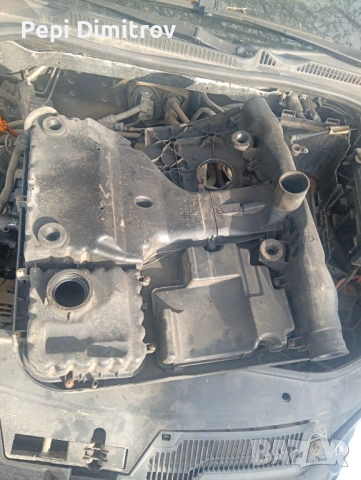 Капак на двигателя Volkswagen Golf Golf V 1.6 i  Фолцваген голф 5, снимка 2 - Части - 54286090