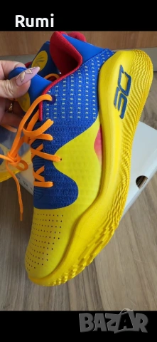 Оригинални нови маратонки Under Armour Curry 4 Low Flotro ! 44 н, снимка 12 - Маратонки - 54624809