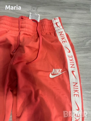 Детско долнище Nike XL (158–166 см), снимка 2 - Детски анцузи и суичери - 55149459