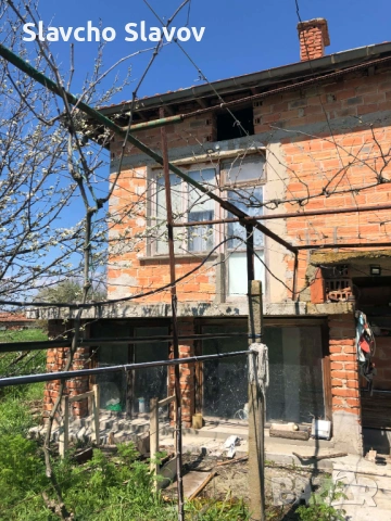 Продава се двуетажна къща в село Бозадии, снимка 2 - Къщи - 54204496